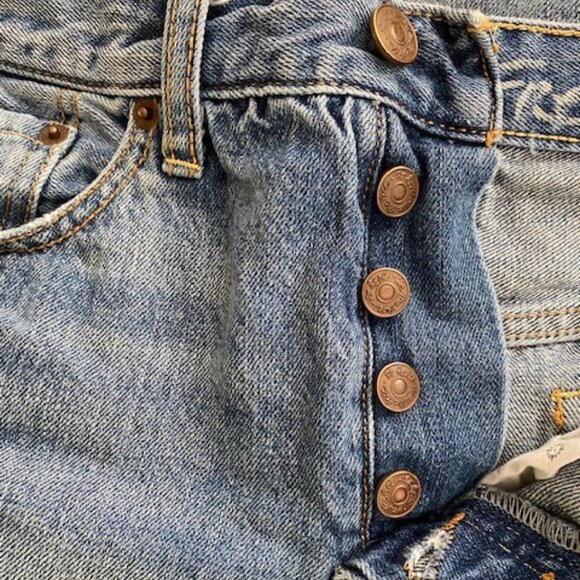 We The Free  Distressed Shorts Size 28 - Picture 5 of 8